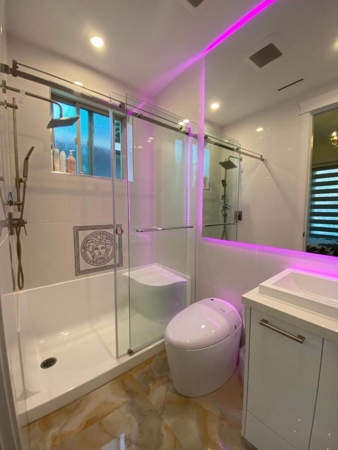 Milano Luxury Suites Vancouver Luaran gambar